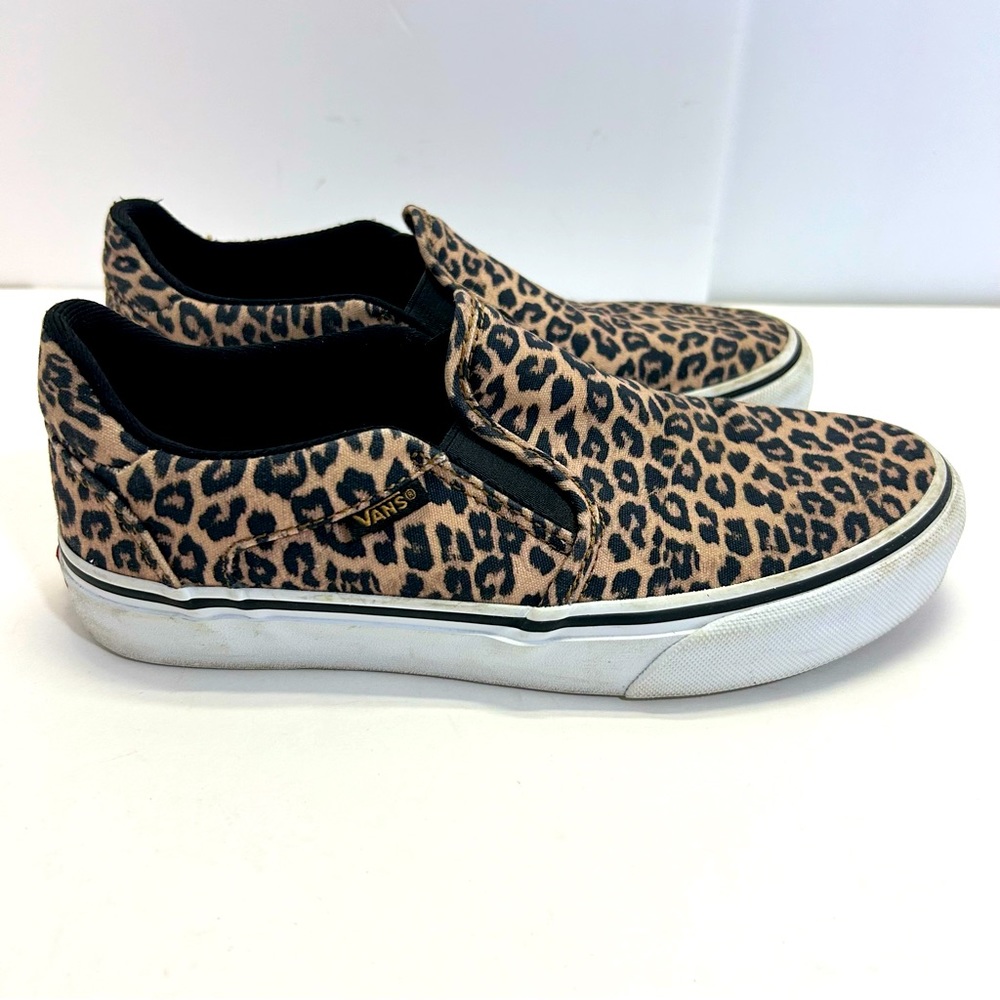 Women’s Vans Leopard Print size 6.5 Slip-on Sneakers Shoes comfort